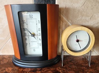 (2) Quartz Desktop Clocks