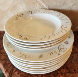 (12) Total Christmas Themed Dining Plates