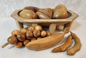 Vintage Set Of Wooden Fruit Figures And Carved Wood Samoan Display Bowl