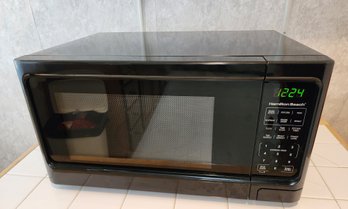 Black HAMILTON BEACH Microwave Oven