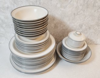 Vintage INTERNATIONAL Stoneware Japan Dish Tableware Set