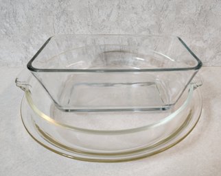 Assortment Of Pyrex And Anchor Hocking Glassware Dishes
