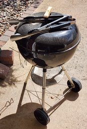 WEBER BBQ Smoker With Charcoal Starter Tool And Grilling Utensils
