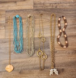 Assortment Of (6) Costume Jewelry Necklace Selections #A18