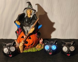Vintage Ceramic Halloween Witch With (3) Black Cat LED Solar Lights