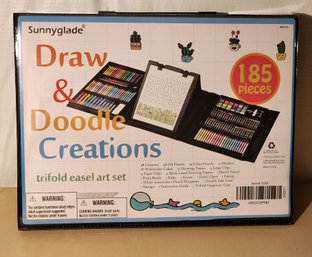 Draw And Doodle Trifold EASEL Art Set