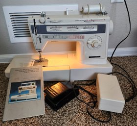 Vintage DRESSMAKER Sewing Machine Model 7057A