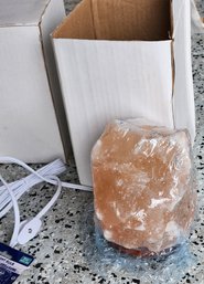 (2) Brand New Himilayan Salt Lamps With Bulbs And Replacement Bulbs