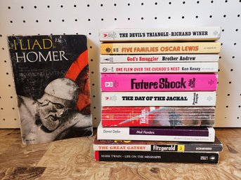 Assortment Of Vintage Paperback Books Feat. THE ILLIAD