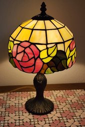 Tiffany Style Art Deco Table Lamp With Flower Accent Shade