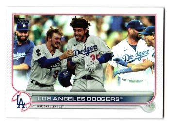 2022 Topps Los Angeles Dodgers Team Card Bellinger/Pujols/Lux Rainbow Foil Parallel Baseball Card