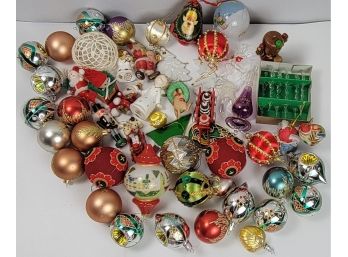 60 Vintage Christmas Ornaments With Storage Cube