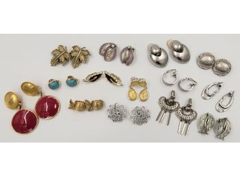 Lot Of 14 Vintage Clip Earings: Sarah Coventry,lisner,trifari,ginnie Johansen,Monet,Les Bernard,JJG