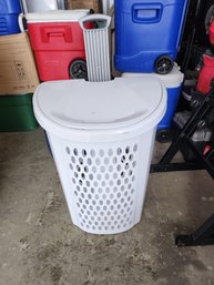 Rolling Clothes Hamper With Retractable Handle