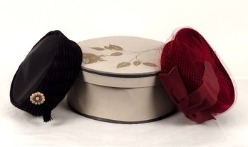 Lot Of 2 Vintage Womans Hats In A Hat Box