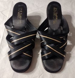 Yaketys Dress Sandals With Gold And Black Straps Size 7 1/2