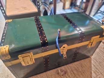 Nice Vintage Green Trunk Chest, Full Of Linen, With Key