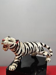 Porcelain Tiger, Gilded, Read