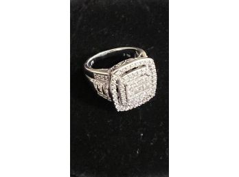 Gorgeous Vintage Ladies 10k White Gold & Diamond Pave Square Cluster Ring
