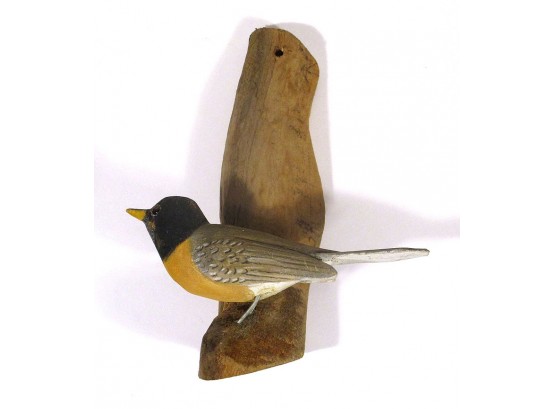 VINTAGE CARVING OF A ROBIN BY CURREN HAWKINS, PARADISE, MICHIGAN, 1950s - 60s