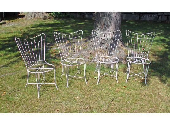 SET OF FOUR VINTAGE HOMECREST PAINTED HEAVY IRON WIRE PATIO/OUTDOOR CHAIRS, CIRCA 1960s