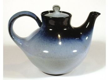 VINTAGE PETER POTS POTTERY TEAPOT IN SEAGULL BLUE