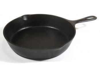 SCARCE EARLY  LODGE CAST IRON SKILLET/FRYING PAN NO. 6, 1940s - 50s