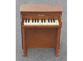 VINTAGE TWO-OCTAVE TOY PIANO BY JAYMAR, 1960s - 1970s
