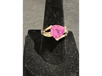 10K Gold And Pink Ring- 3.4 Grams Total Weight - Size 7