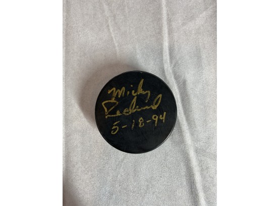 Mickey Redman  Detroit Red Wings Signed Hockey Puck - NO COA