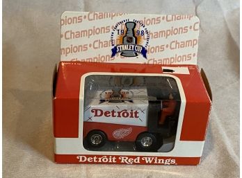 98 Detroit Red Wings 1:50 Scale Diecast Collectable And Braces Matchbox Truck - 2 Cars