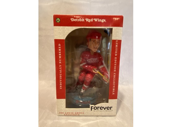 Detroit Red Wings Zetterberg Forever Collectibles Limited Edition Figure