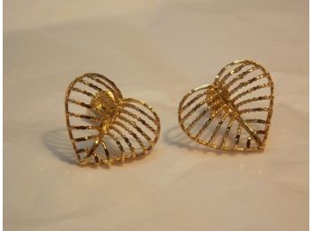 14k Gold Filligree Heart Earrings Pair - SHIPPING AVAILABLE