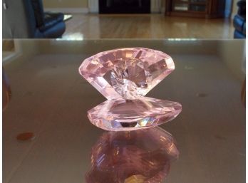 Crystal Clam W/ Crystal Diamond Figurine
