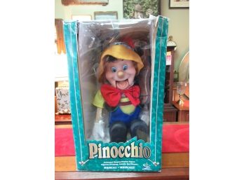 Pinocchio Singing Figure With Box