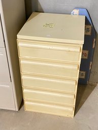 Hard Plastic Chest Of Drawers (269)