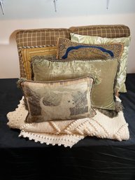 Lot 044 Brown Pillows With Cream Throw