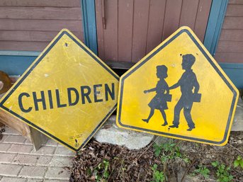 129 Two Children Crossing Signs
