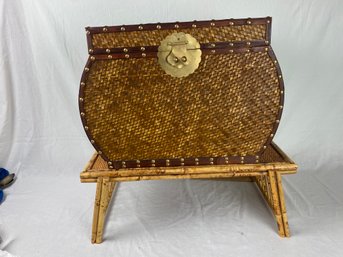 Woven Basket And Tray Table (021)