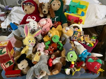Vintage / Assorted Toy Lot (102)