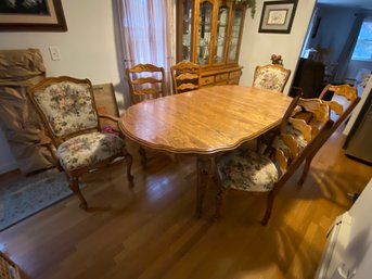 Lot 192 DR Table With 6 Chairs