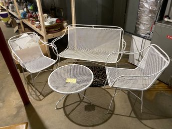 Iron Outdoor Furniture Lot 1 Of 2 (192)