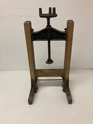 Antique Cast Iron Wood Cider/Fruit Press # B203