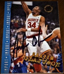 1995 Topps (NBA Imports):  Hakeem Olajuwon...{VS Autograph Authentications #A30503}