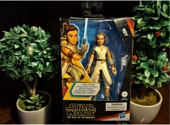 Star Wars: The Rise Of Skywalker  Action Figure  'Rey'