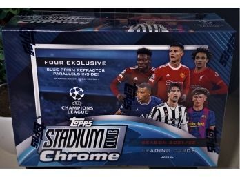Topps Stadium Chrome -Season 2021/22:  UEFA Champions League Soccer (50 Cards)