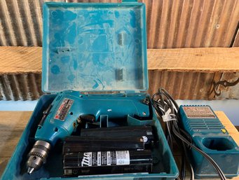 Makita 10mm Cordless Drill With 4 Batteries & Charger