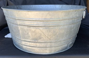 Vintage Large Galvanized Metal Wash Tub