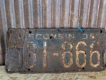 Antique 1935 Wisconsin License Plate, 581-866