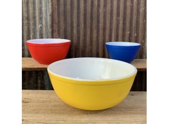 Pyrex Nesting Mixing Bowls, Yellow/Red/Blue - QTY 3